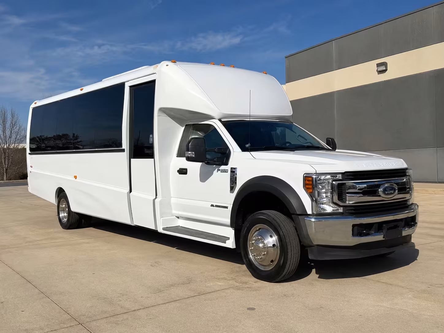 san angelo 20 passenger minibus rental