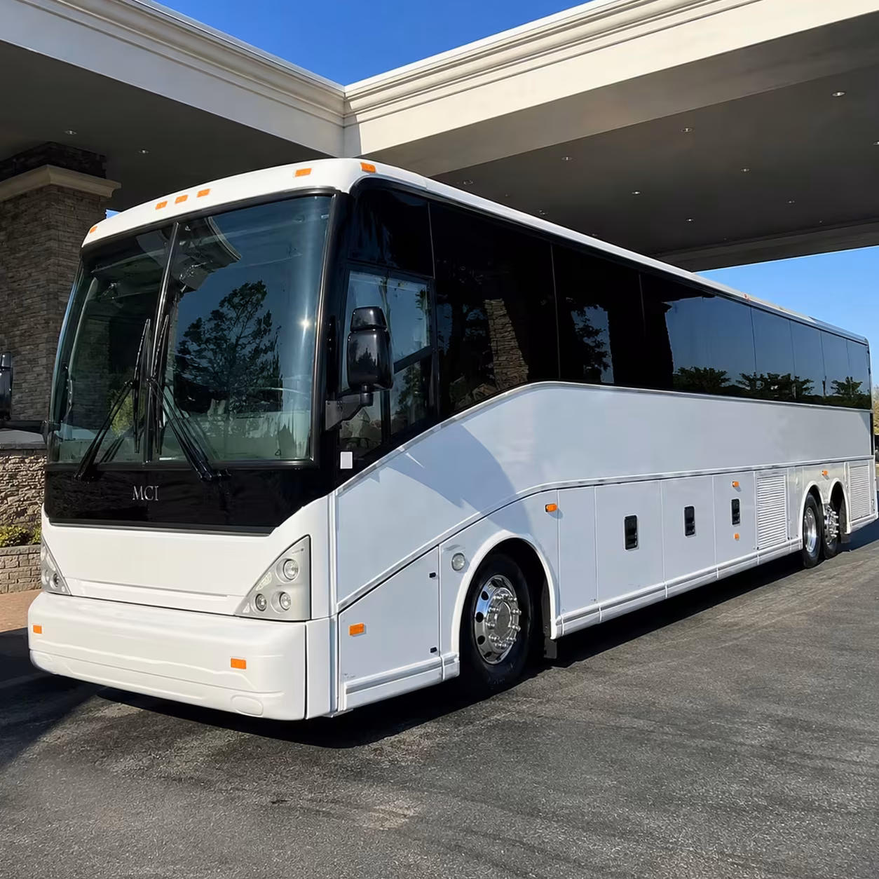 shuttle buses and charter buses to san angelo regional airport sjt